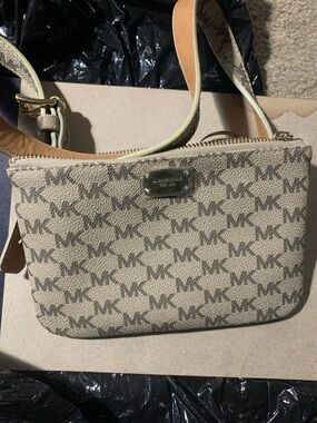 MK Crossbody Wallet Bag